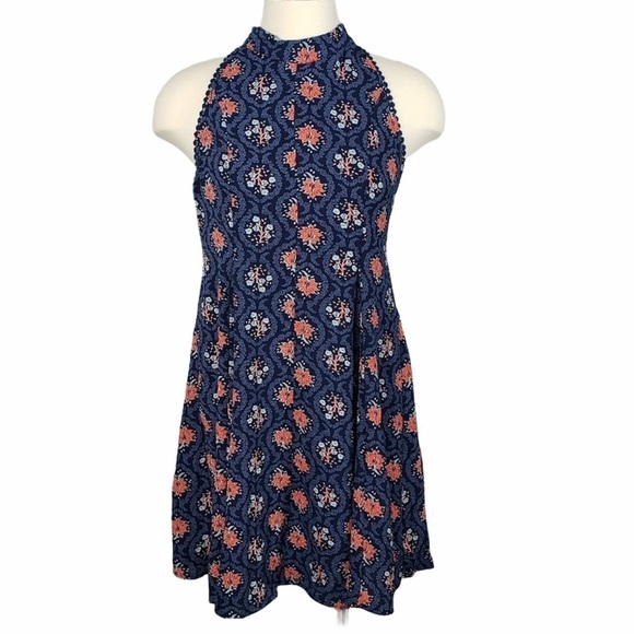 3/$25 🙌🏼 Taylor & Sage Halter Floral Smock Mini Dress M - Picture 1 of 4